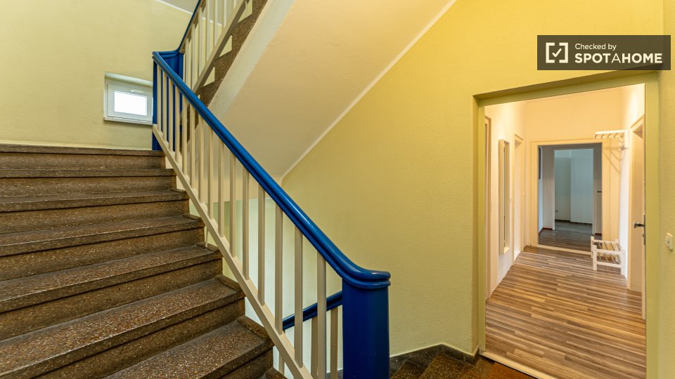 Double room Berlin, 5 beds, 69m² — photo 14