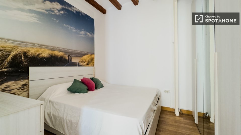 Double room Barcelona, 4 beds — photo 10