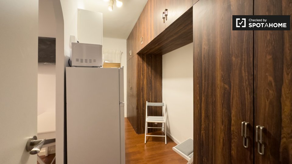 Double room Barcelona, 2 beds, 60m² — photo 2