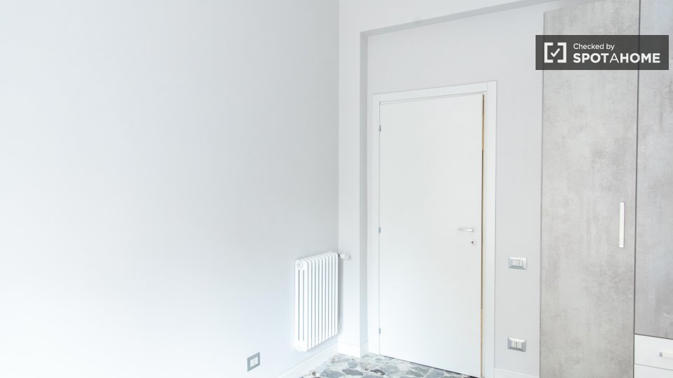 Double room Rome, 3 beds — photo 11