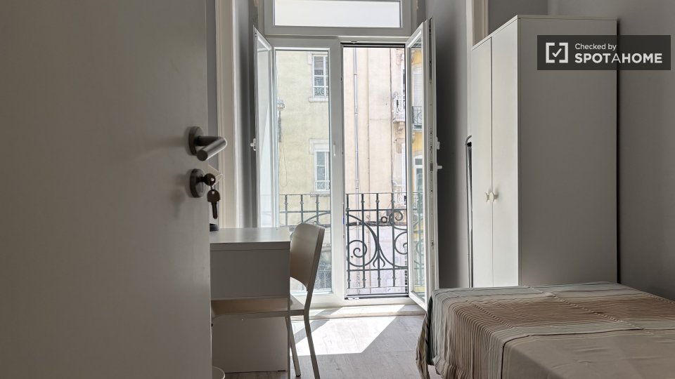 Double room Lisbon, 5 beds, 85m² — photo 72