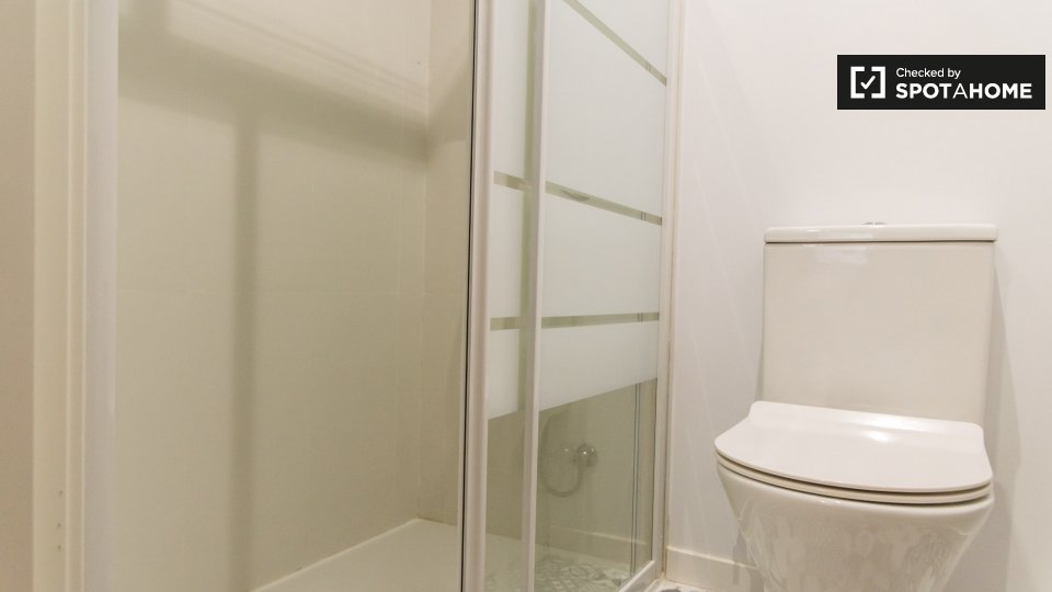 Double room Valencia, 5 beds, 100m² — photo 13