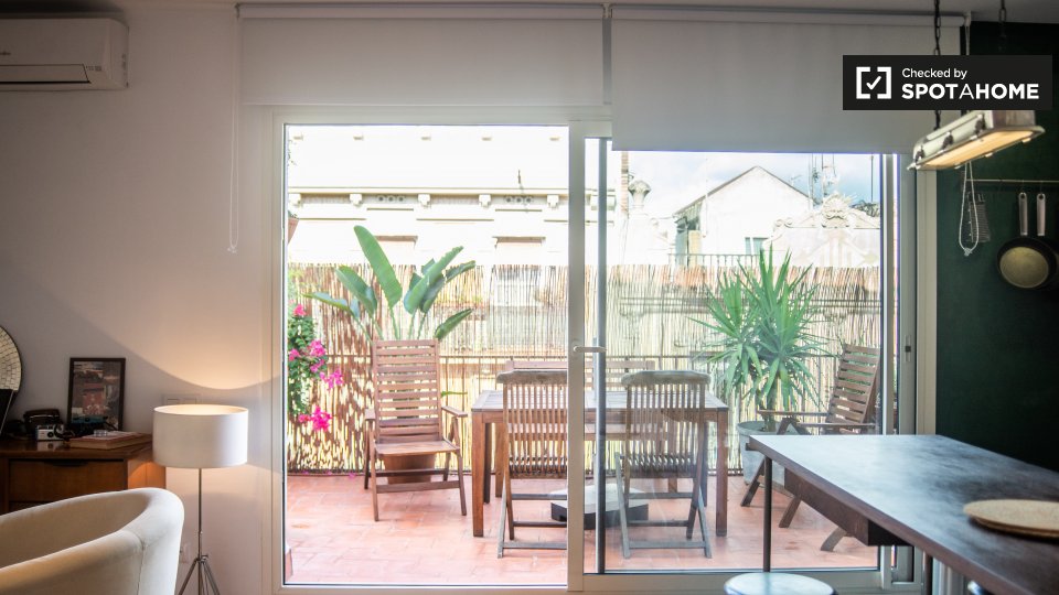 Apartment Barcelona, 1 bed, 70m² — photo 1