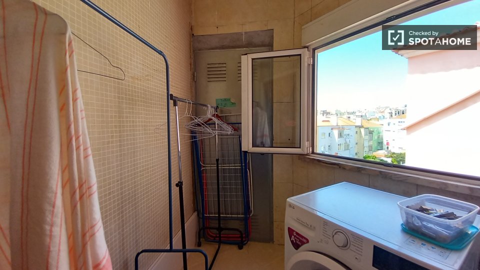 Double room Lisbon, 5 beds, 90m² — photo 33