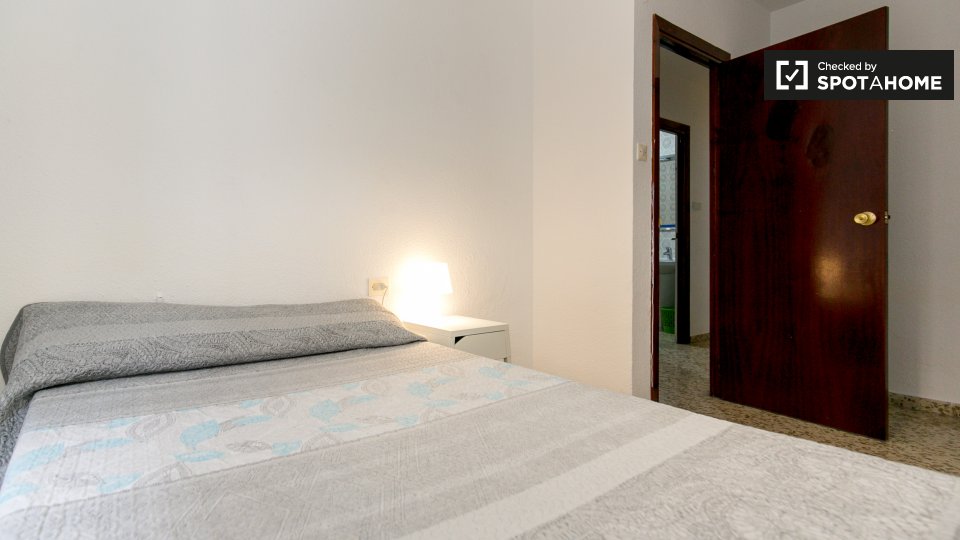 Double room Granada, 5 beds, 130m² — photo 1