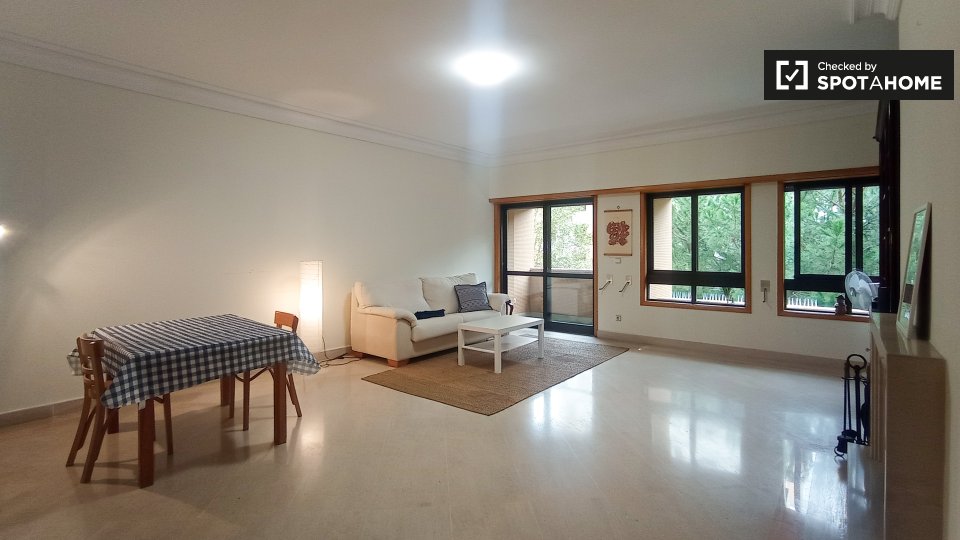 Double room Lisbon, 5 beds, 300m² — photo 11