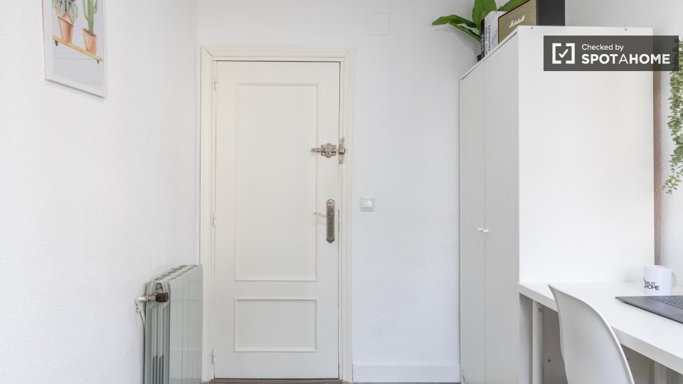 Double room Madrid, 4 beds — photo 68