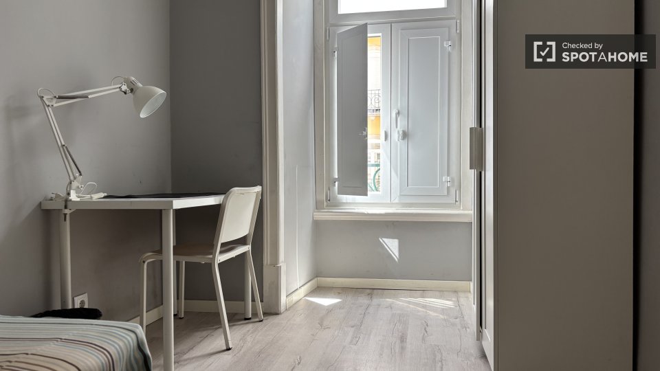 Double room Lisbon, 5 beds, 85m² — photo 82