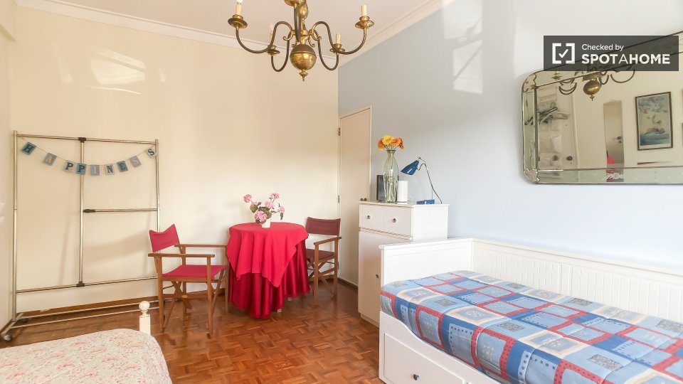 Double room Lisbon, 4 beds, 105m² — photo 29