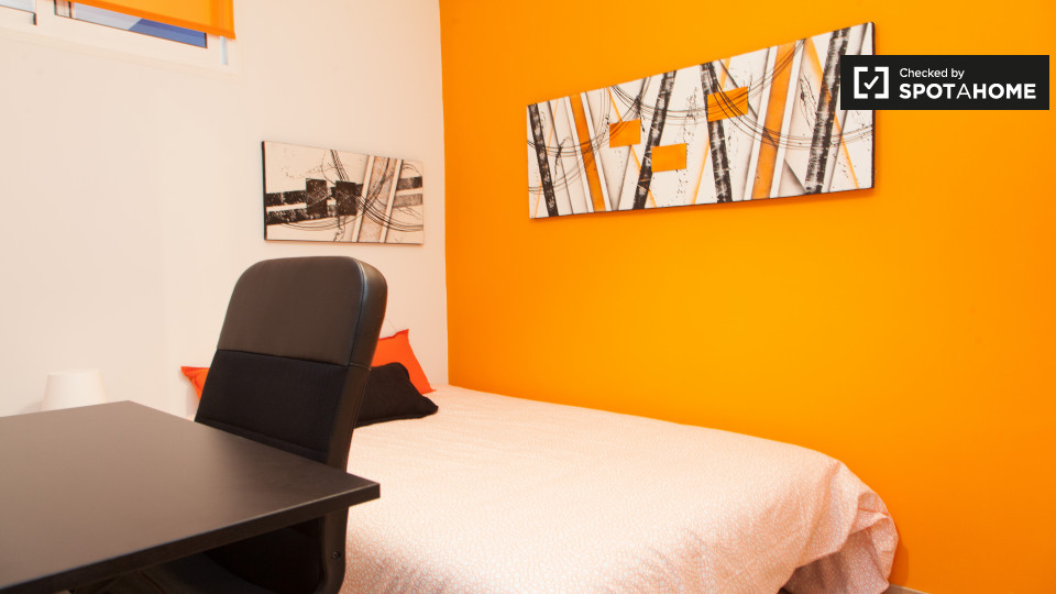 Double room Alcala_De_Henares, 5 beds — photo 22
