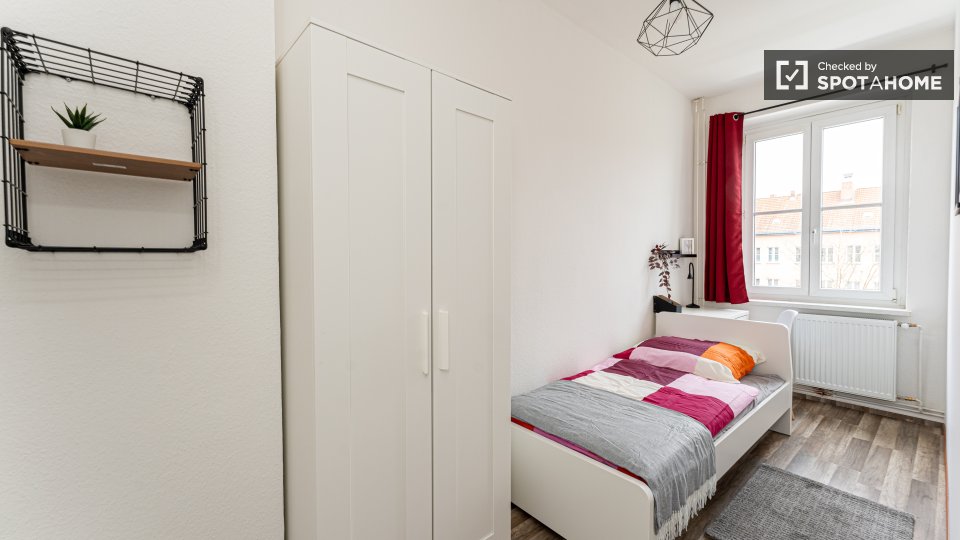 Double room Berlin, 5 beds, 69m² — photo 11
