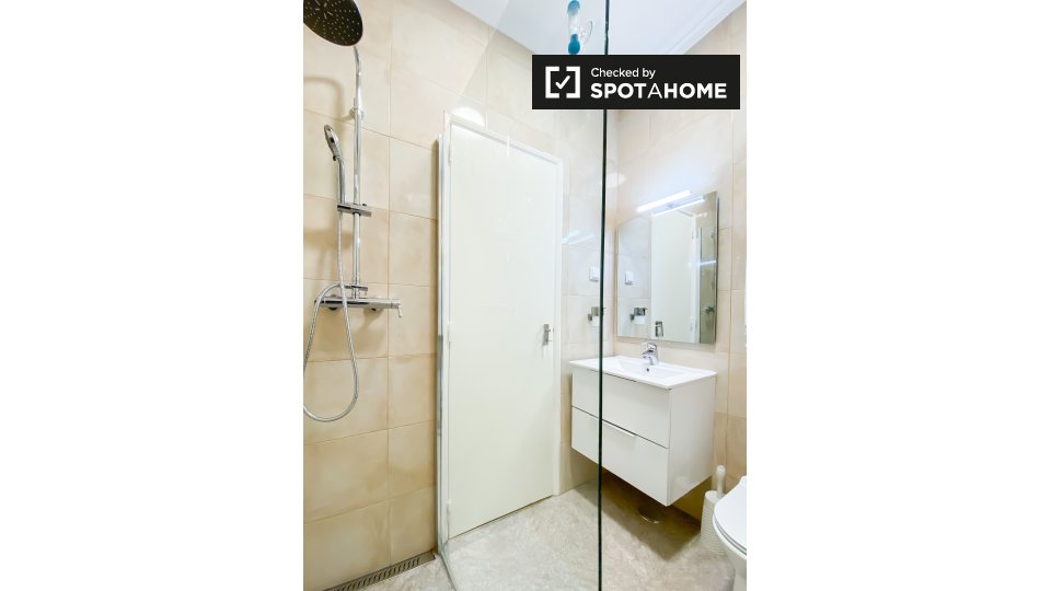 Apartment Lisbon, 1 bed — photo 13