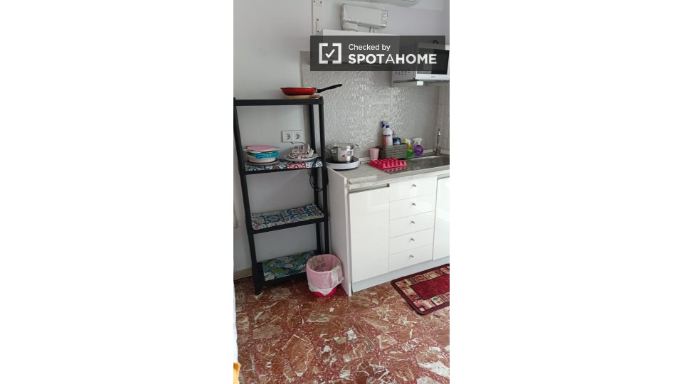Double room Madrid, 7 beds, 180m² — photo 61