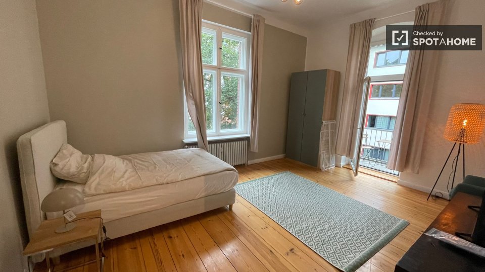Double room Berlin, 3 beds — photo 9