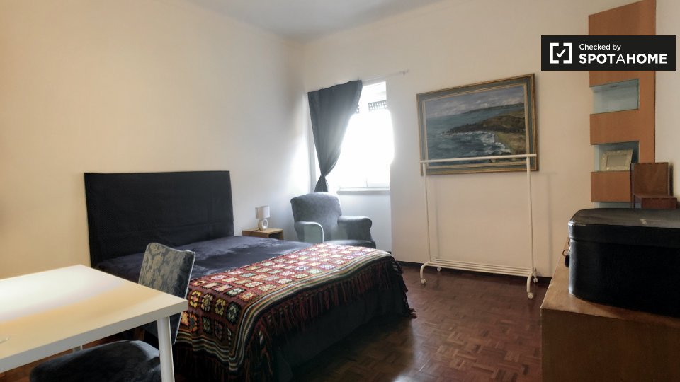Double room Lisbon, 5 beds, 200m² — photo 4