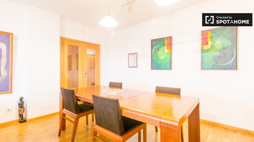 Double room Lisbon, 4 beds — photo 15
