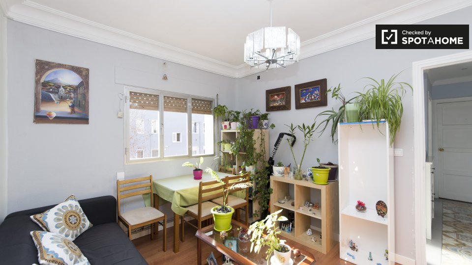 Double room Madrid, 3 beds, 72m² — photo 6