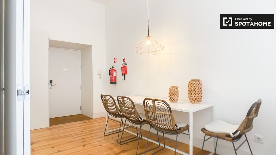 Apartment Lisbon, 1 bed, 63m² — photo 16