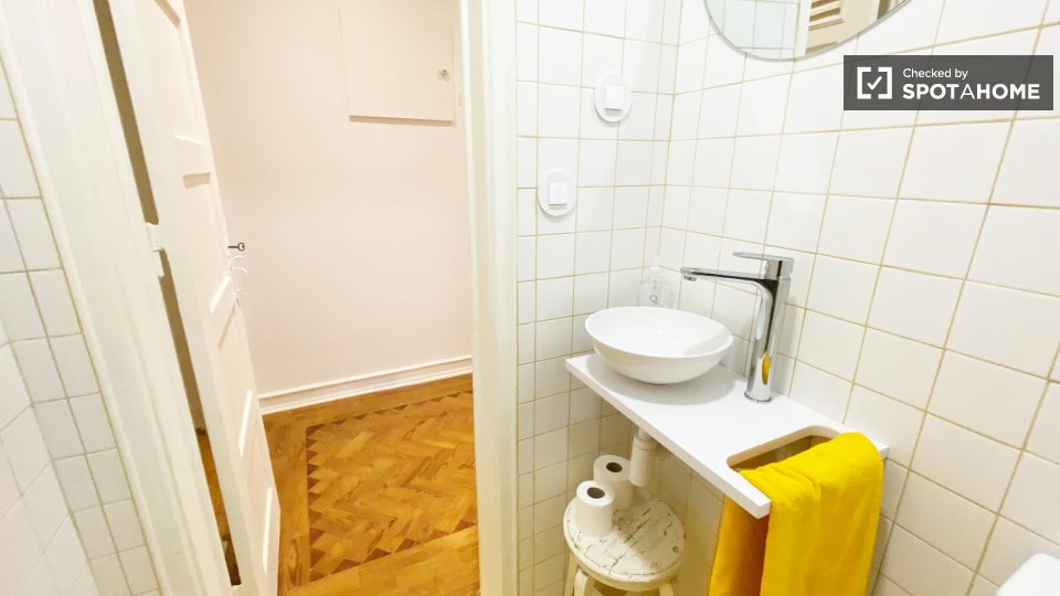 Apartment Lisbon, 1 bed — photo 22