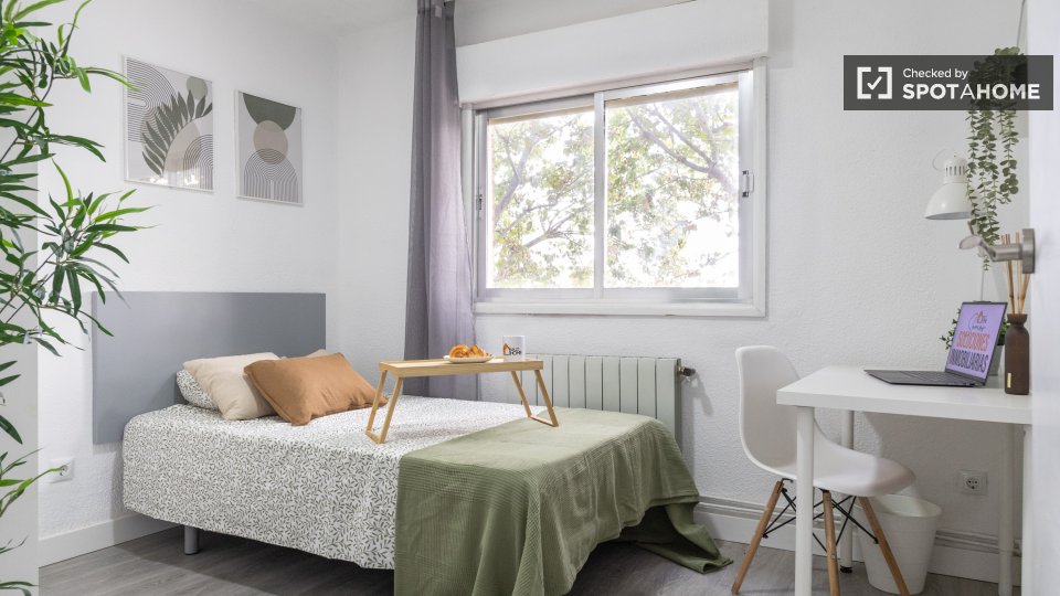Double room Madrid, 4 beds — photo 40