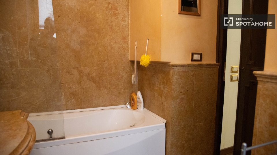 Double room Rome, 3 beds — photo 69