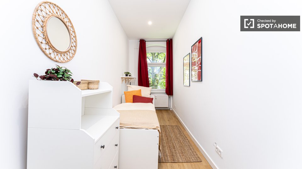 Double room Berlin, 4 beds, 59m² — photo 5