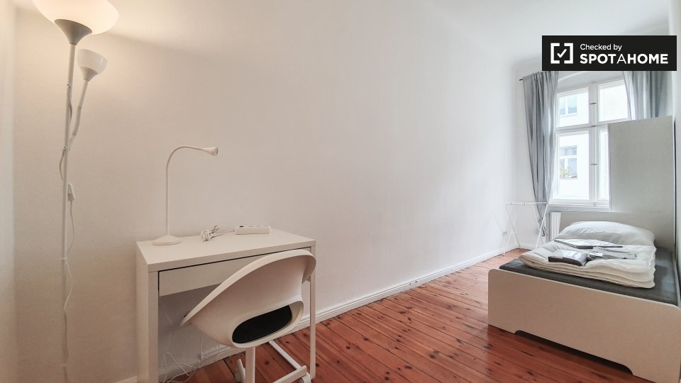 Double room Berlin, 3 beds — photo 2