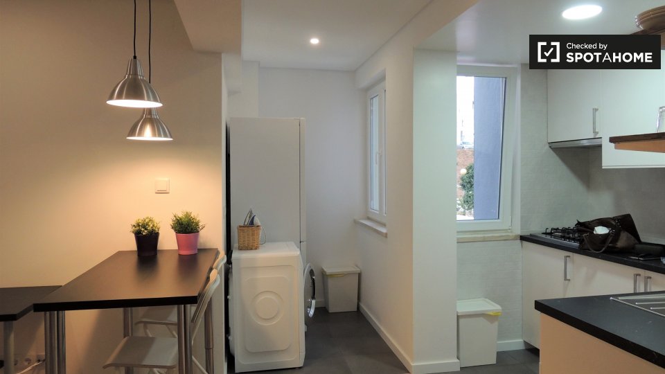 Double room Lisbon, 4 beds, 100m² — photo 17
