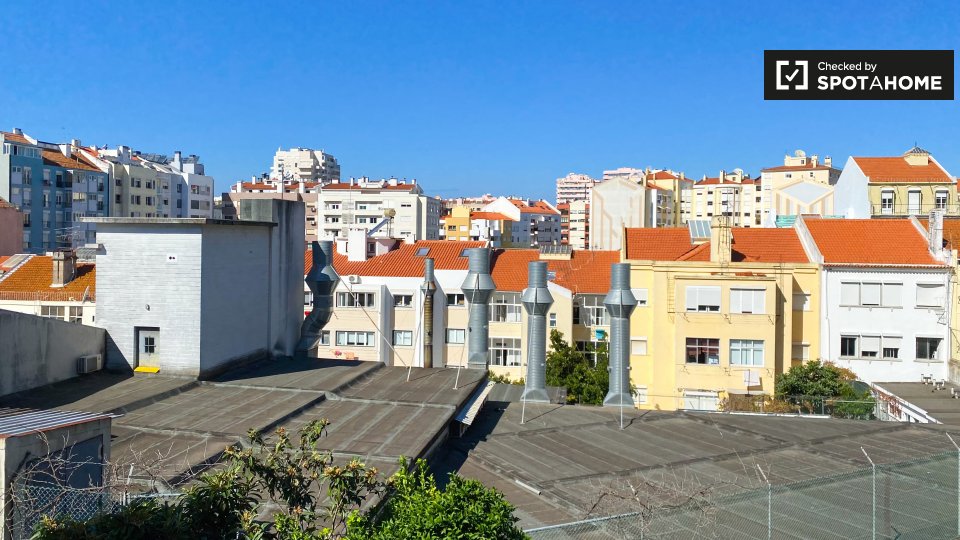 Double room Lisbon, 4 beds, 90m² — photo 7