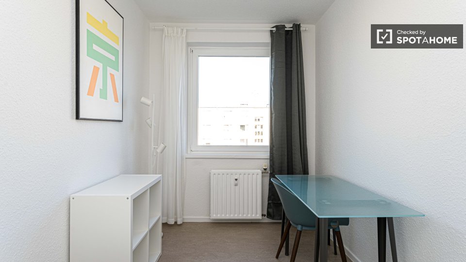 Double room Berlin, 4 beds, 68m² — photo 9