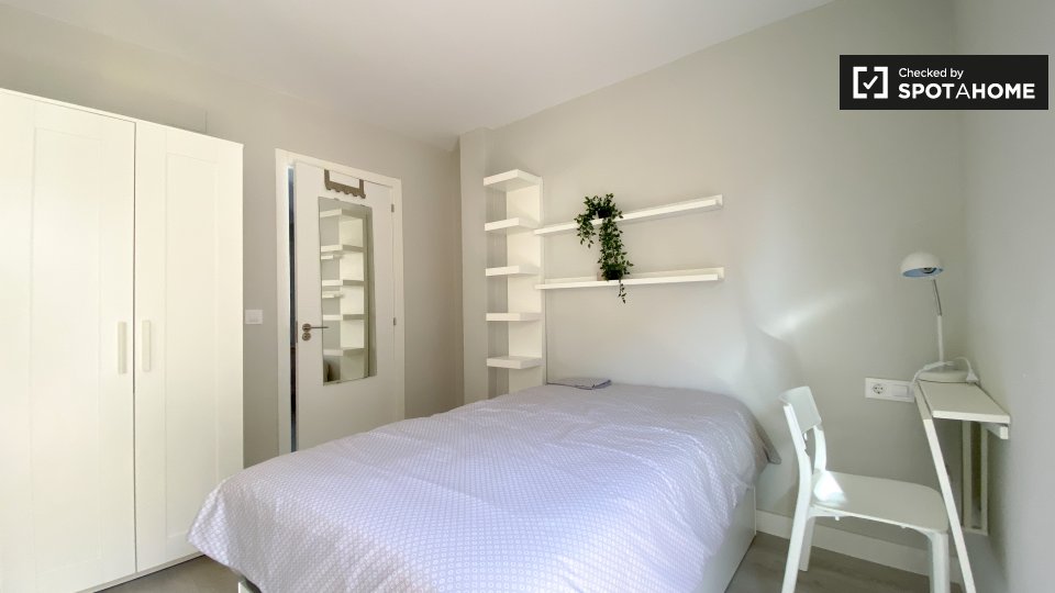 Double room Valencia, 3 beds — photo 2