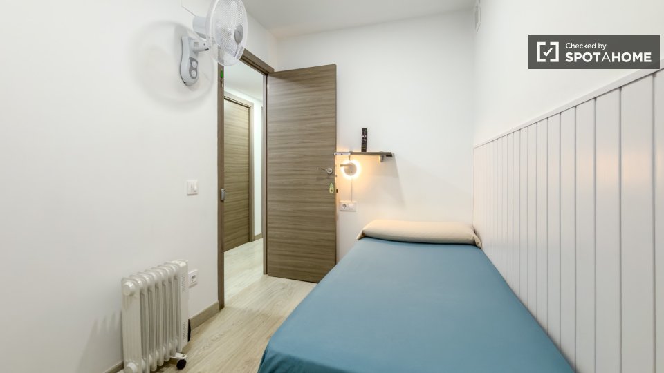 Double room Barcelona, 4 beds — photo 44
