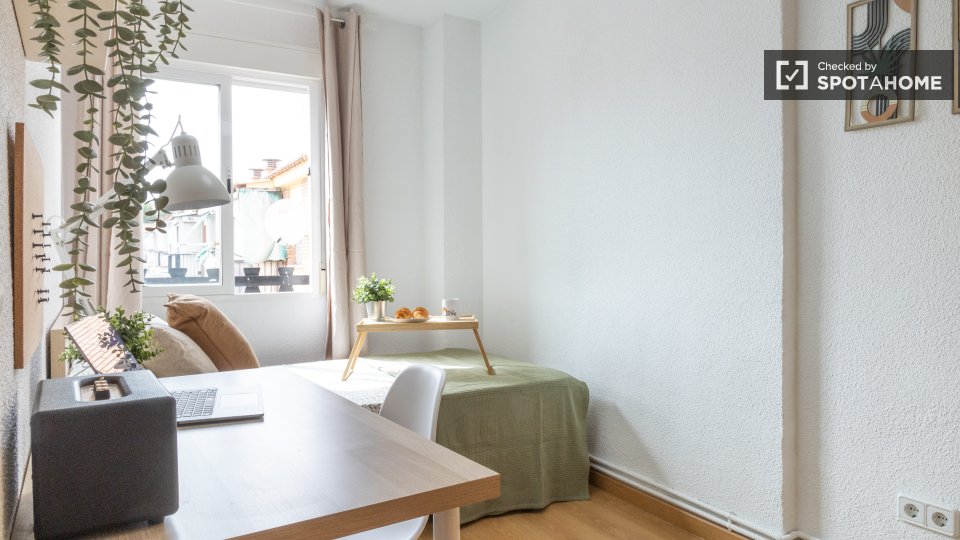 Double room Madrid, 4 beds — photo 28