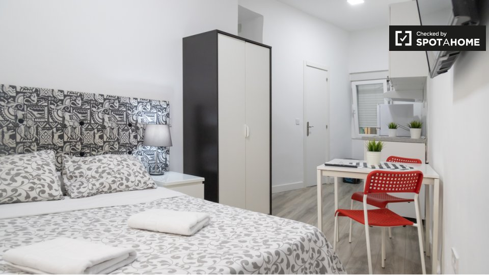 Apartment mono Madrid, 27m² — photo 1