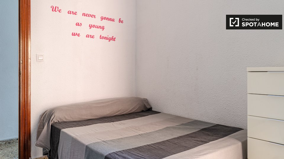 Double room Valencia, 4 beds, 110m² — photo 16