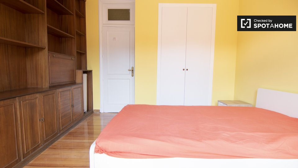 Double room Madrid, 7 beds, 200m² — photo 3