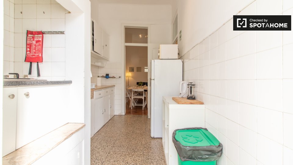 Double room Lisbon, 5 beds, 90m² — photo 7
