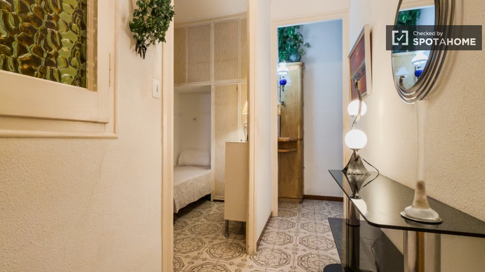 Apartment Barcelona, 3 beds, 60m² — photo 17