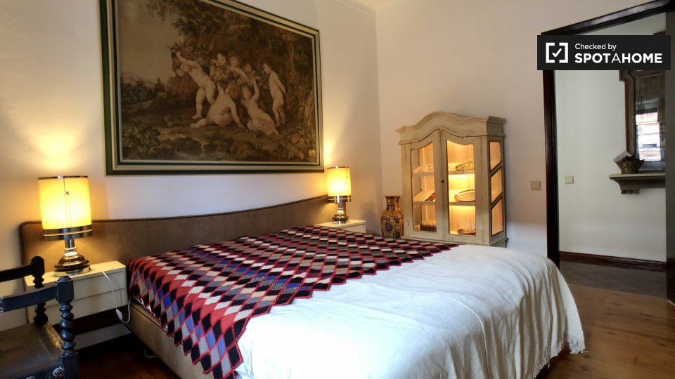 Double room Lisbon, 5 beds, 200m² — photo 3
