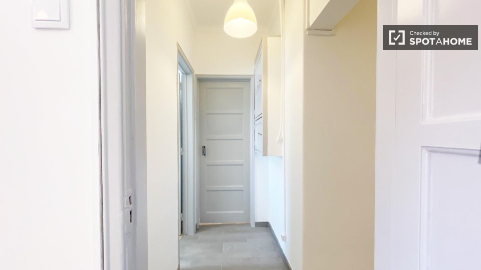 Double room Lisbon, 3 beds, 70m² — photo 2