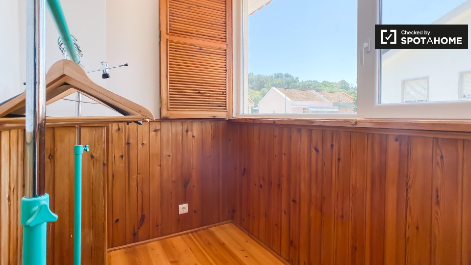 Double room Lisbon, 4 beds — photo 12