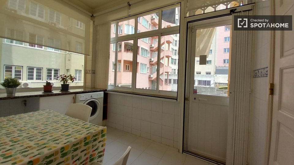 Apartment Lisbon, 3 beds, 120m² — photo 7