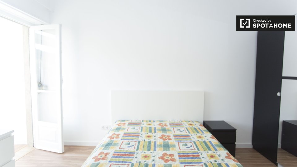Double room Lisbon, 4 beds, 120m² — photo 3