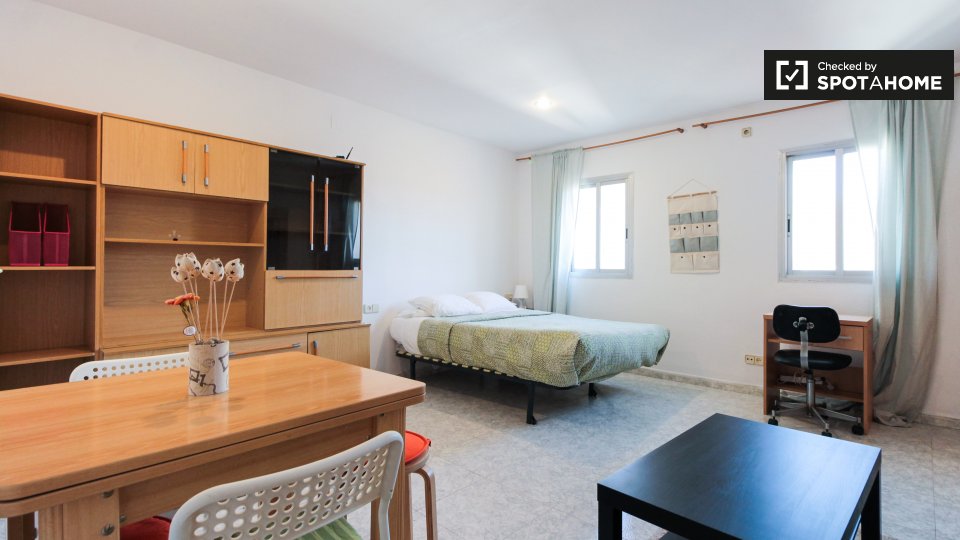 Apartment mono Barcelona, 45m² — photo 1