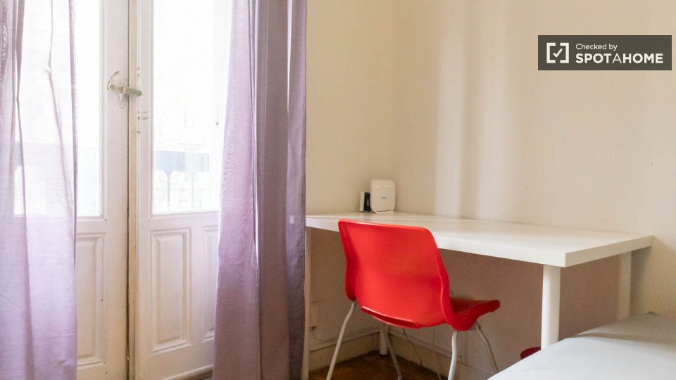 Double room Madrid, 5 beds — photo 12