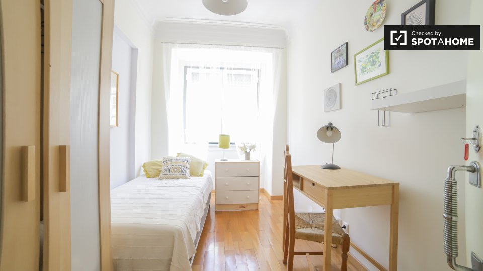 Double room Lisbon, 6 beds, 150m² — photo 1