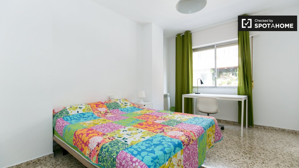 Double room Granada, 5 beds, 130m² — photo 1
