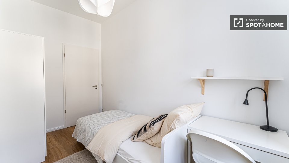 Double room Berlin, 4 beds, 60m² — photo 8