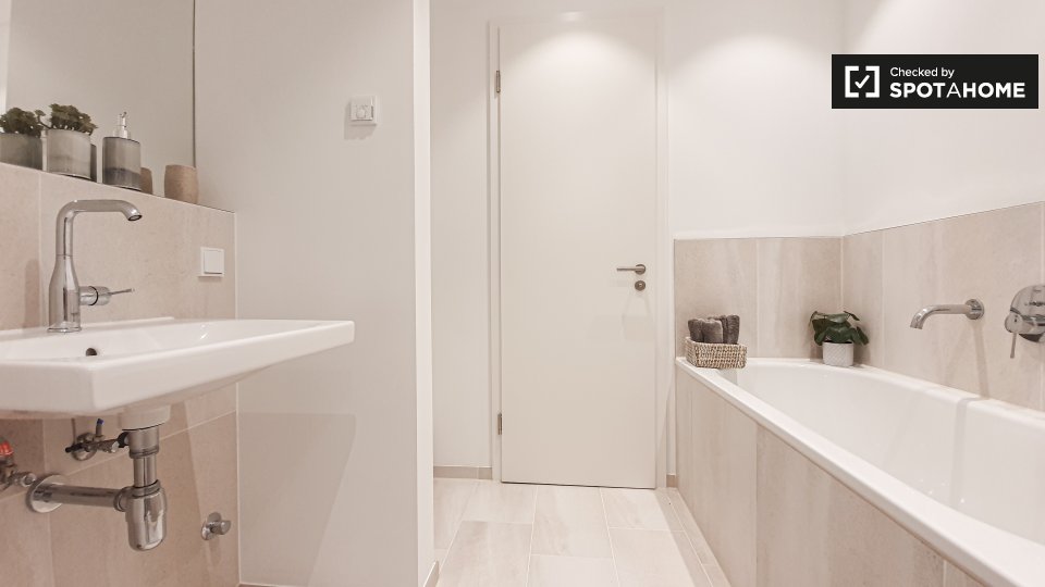 Apartment Berlin, 1 bed, 54m² — photo 13