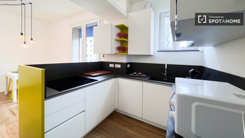 Double room Milan, 2 beds, 65m² — photo 6